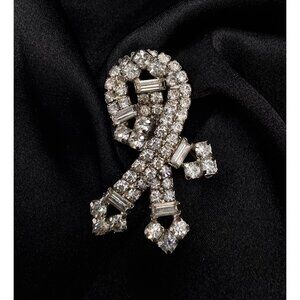 Vintage 1940's-1950's Rhinestone Ribbon Brooch Silver-Tone Sparkling Crystals